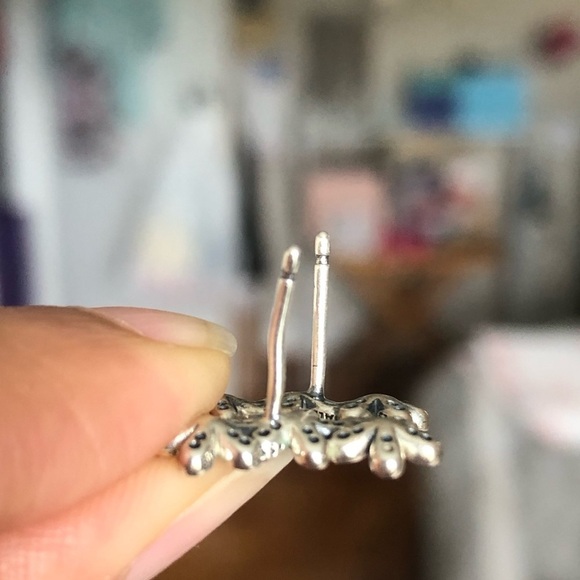 Pandora Daisy Pave Earrings Sterling Silver - Picture 12 of 14